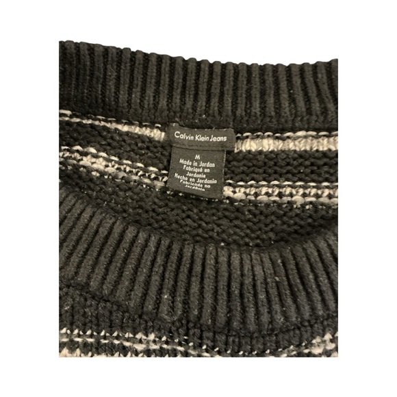 Calvin Klein Jeans Textured Knit Sweater Size Medium - Picture 6 of 6